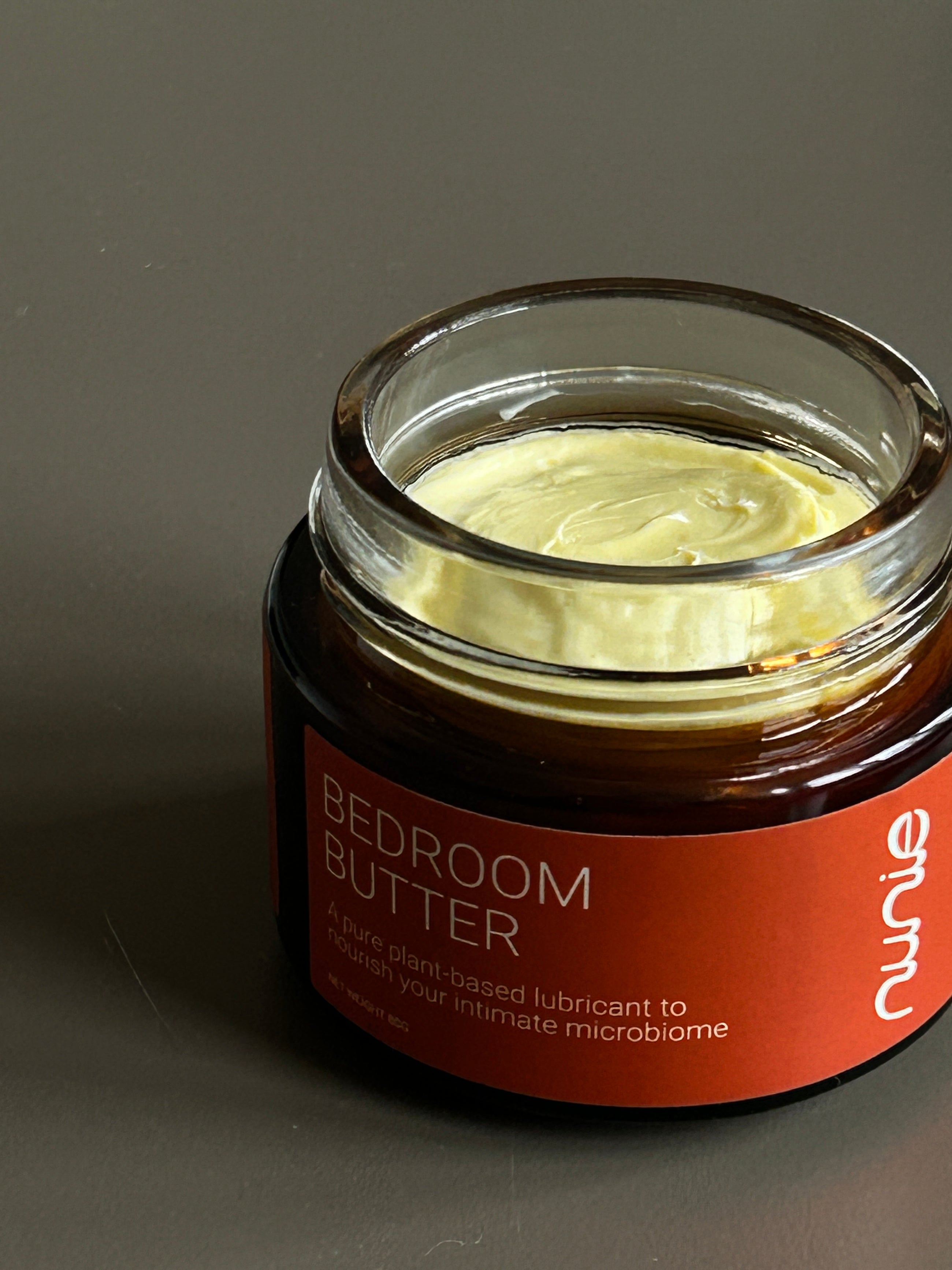 Nunie Bedroom Butter