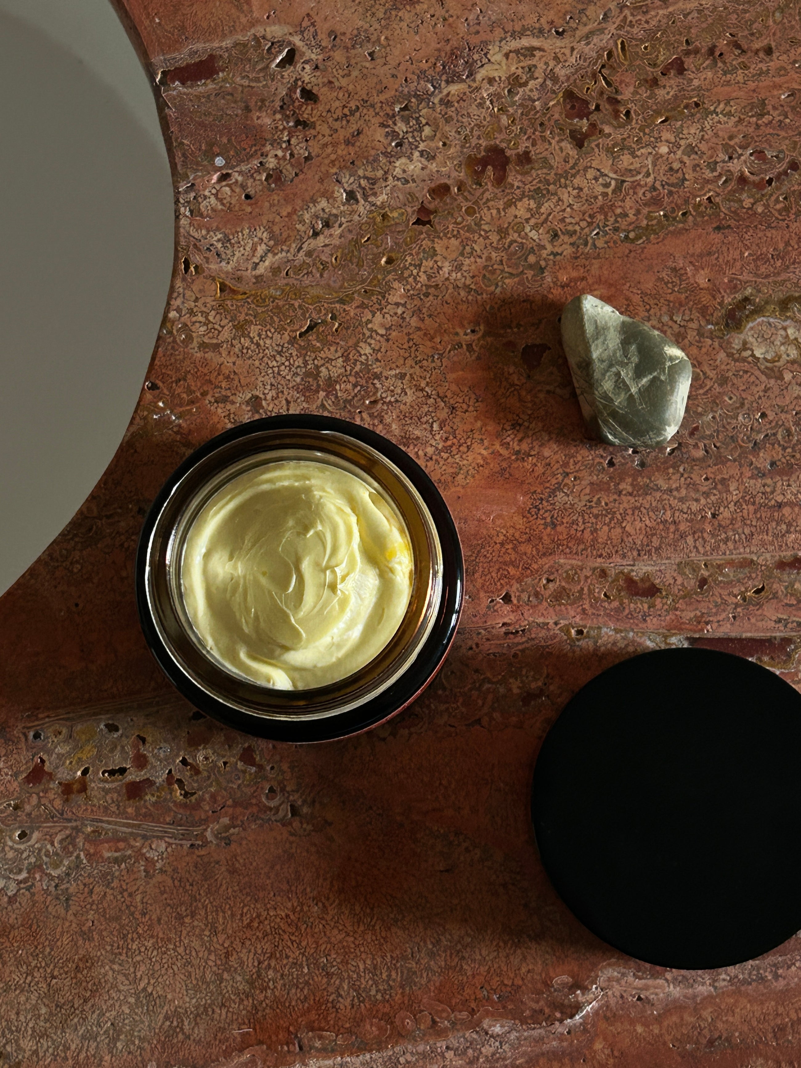 Nunie Bedroom Butter